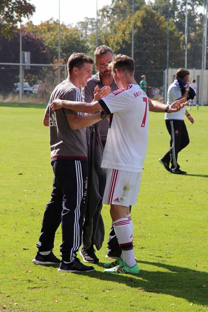 U17-Trainer Tim Walter und Tobias Schweinsteiger