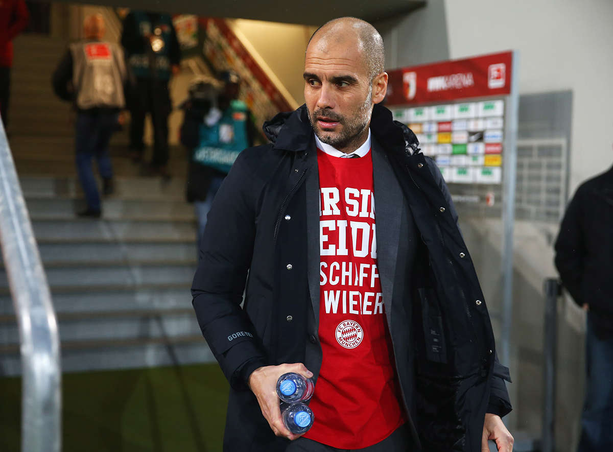 Guardiola mit Holger Badstuber T-Shirt