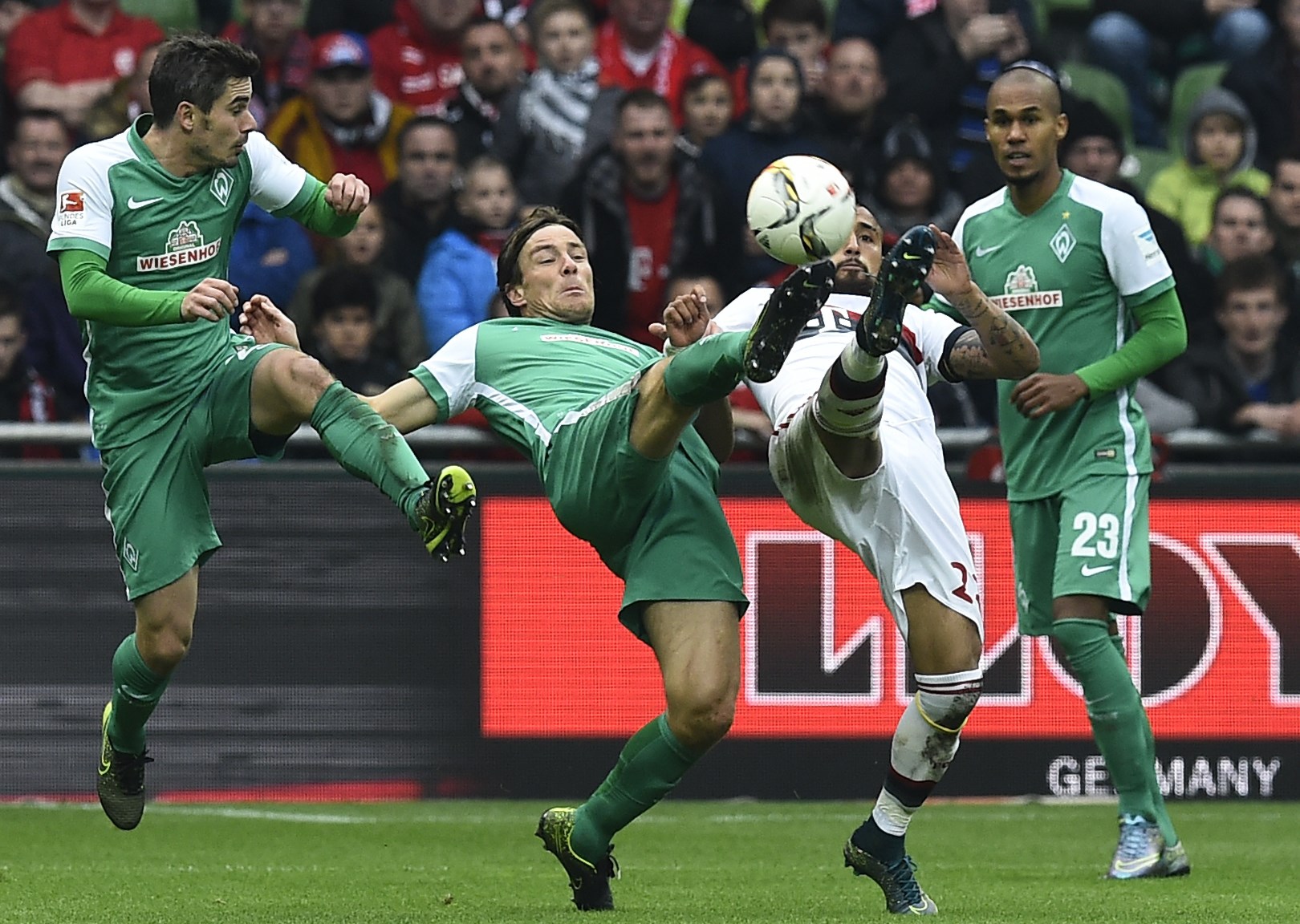 Bereits im Hinspiel haben sich Arturo Vidal und der FC Bayern schwer getan. (Bild: Tobias Schwarz / AFP / Getty Images)