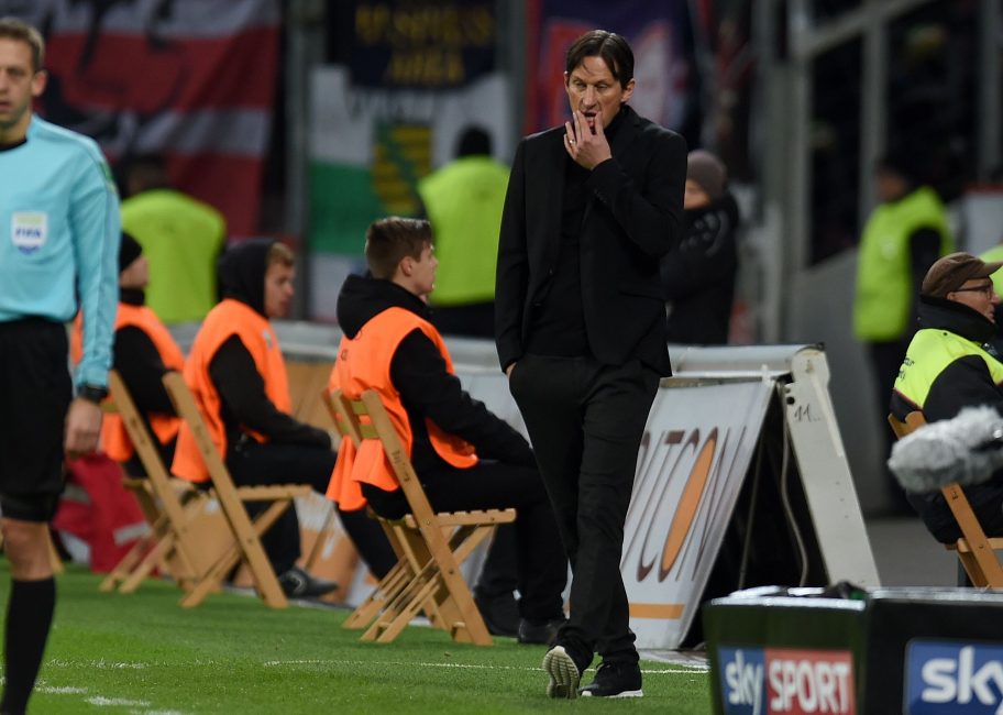  Roger Schmidt is not untouchable at Bayer 04 anymore.(Photo: Patrik Stollarz / AFP / Getty Images)