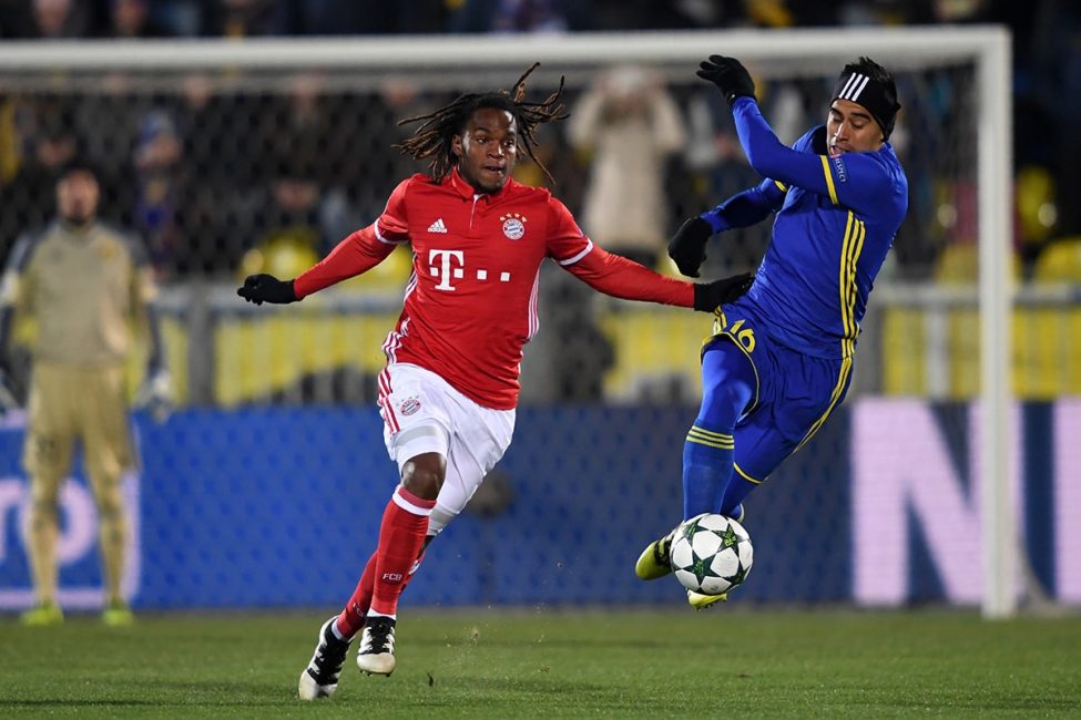 Sanches im Duell mit Noboa.(Foto: KIRILL KUDRYAVTSEV / AFP / Getty Images)