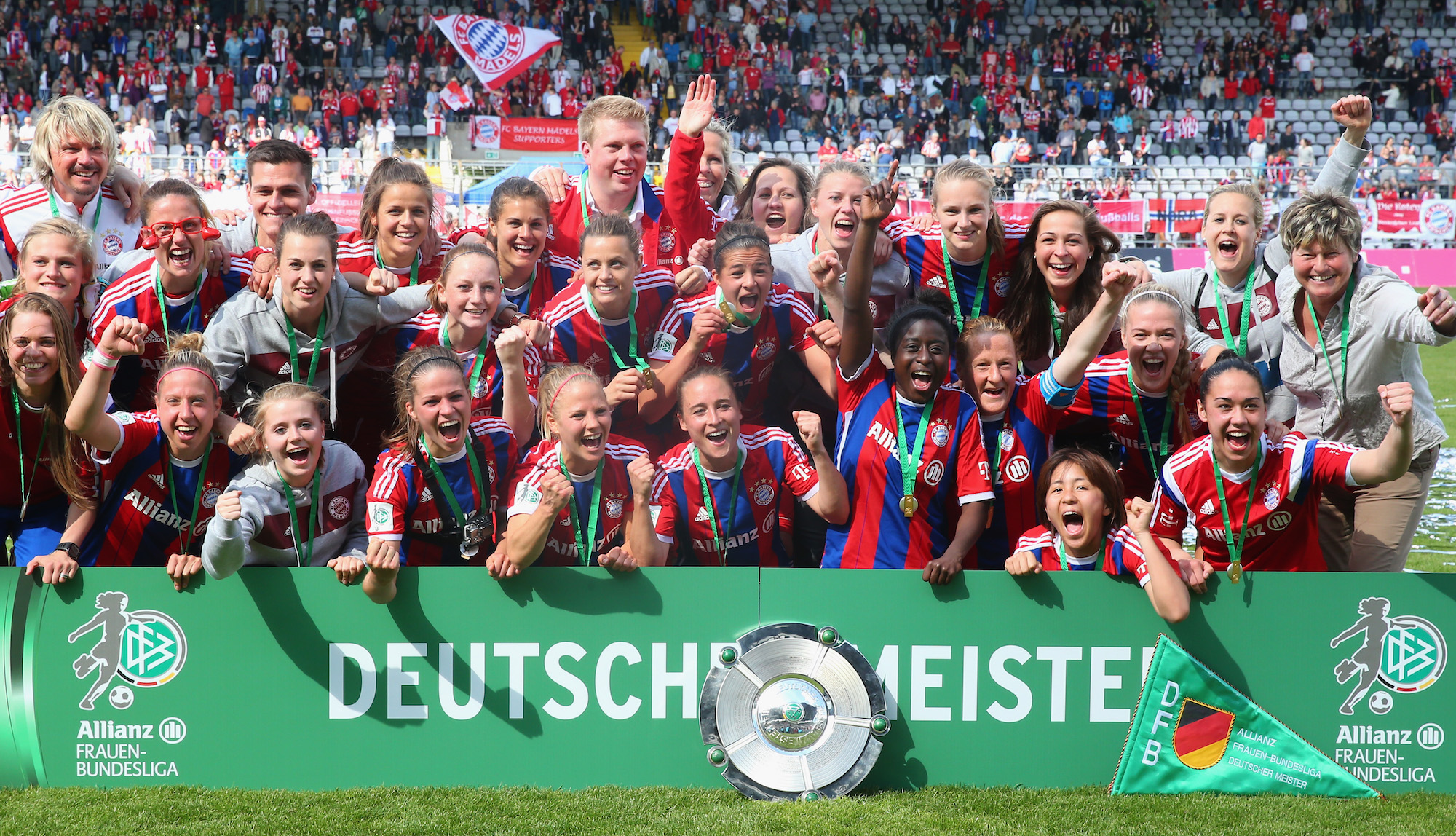 Bayern’s women’s team wins the Bundesliga title against Essen in 2015