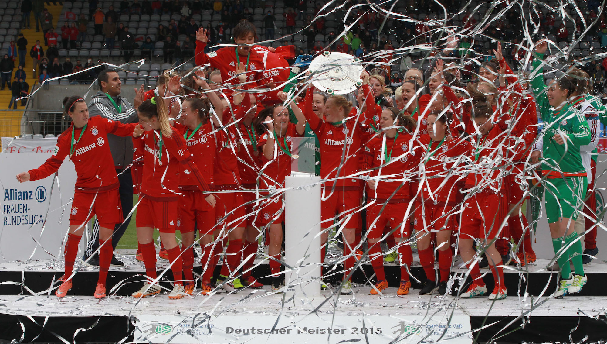 The team defends the Bundesliga title in 2016