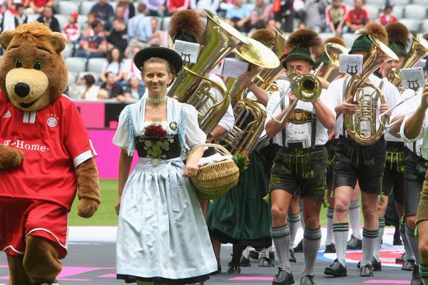 Von Blasmusik bis „Cancan“: Die Torhymnenhistorie des FC Bayern im Überblick