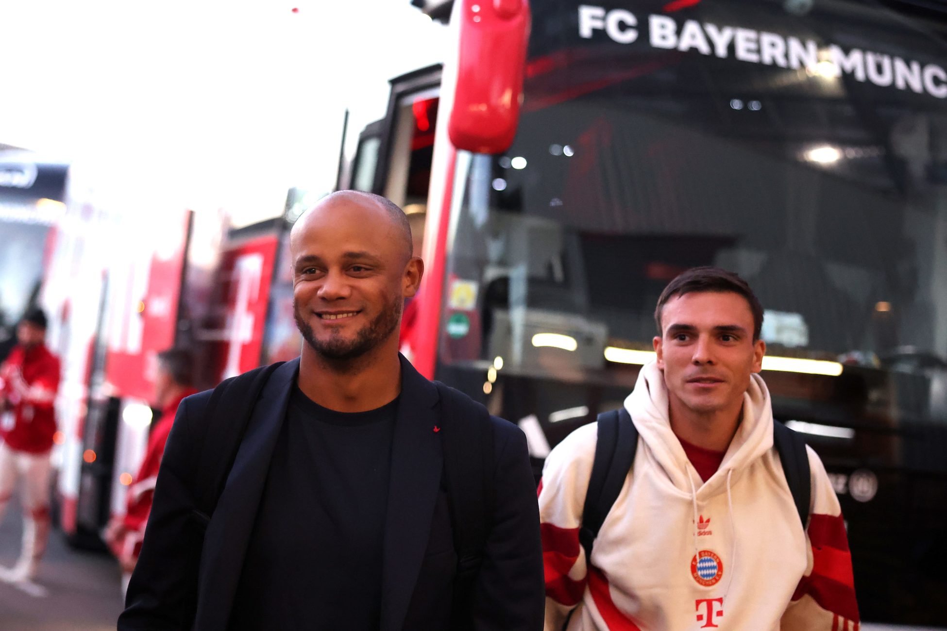 Vincent Kompany und Joao Palhinha vom FC Bayern München