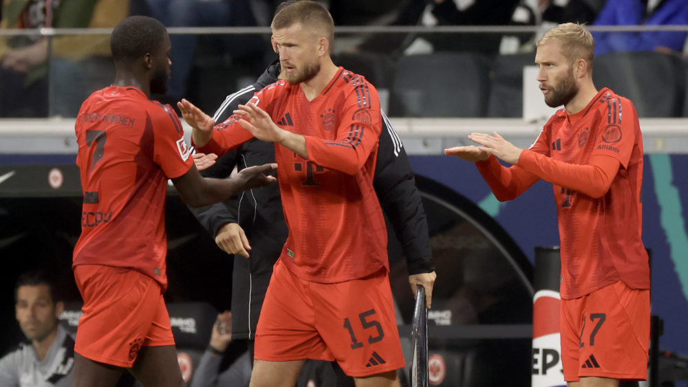 Dayot Upamecano fällt gegen Stuttgart vielleicht aus. Wer soll ihn beim FC Bayern ersetzen?