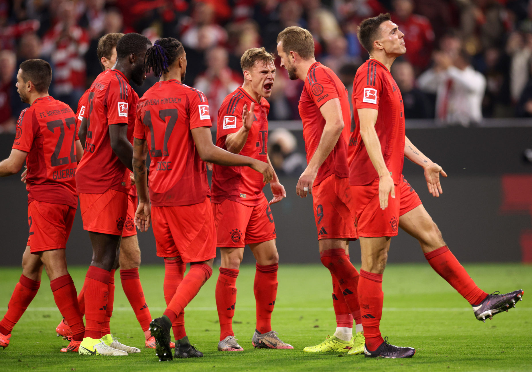 Der FC Bayern schlägt den VfB Stuttgart mit 4:0. Die Noten der FCB-Stars.