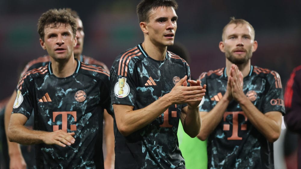 Thomas Müller, Joao Palhinha, Konrad Laimer (FC Bayern München)