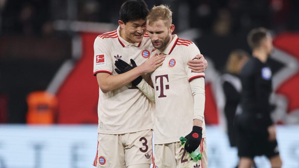 Minjae Kim und Konrad Laimer (FC Bayern)