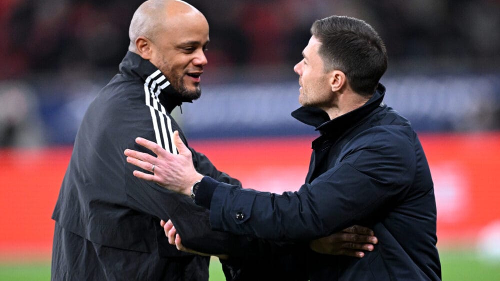 Vincent Kompany und Xabi Alonso (FC Bayern)