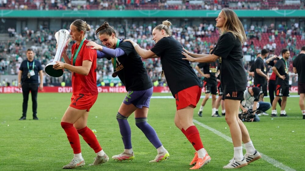 Die FC Bayern Frauen nehmen an der World Sevens Football-Turnierpremiere teil