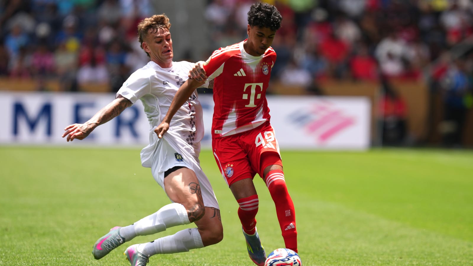 Adam Aznou (FC Bayern)
