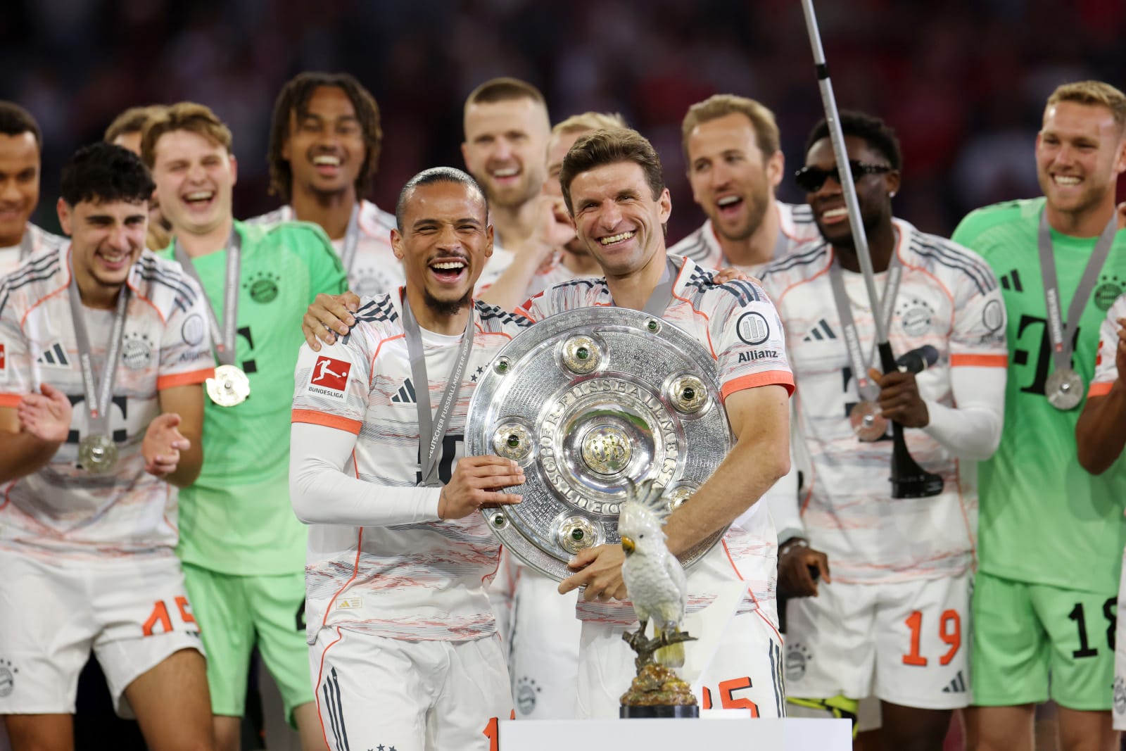Thomas Müller und Leroy Sane (FC Bayern München)