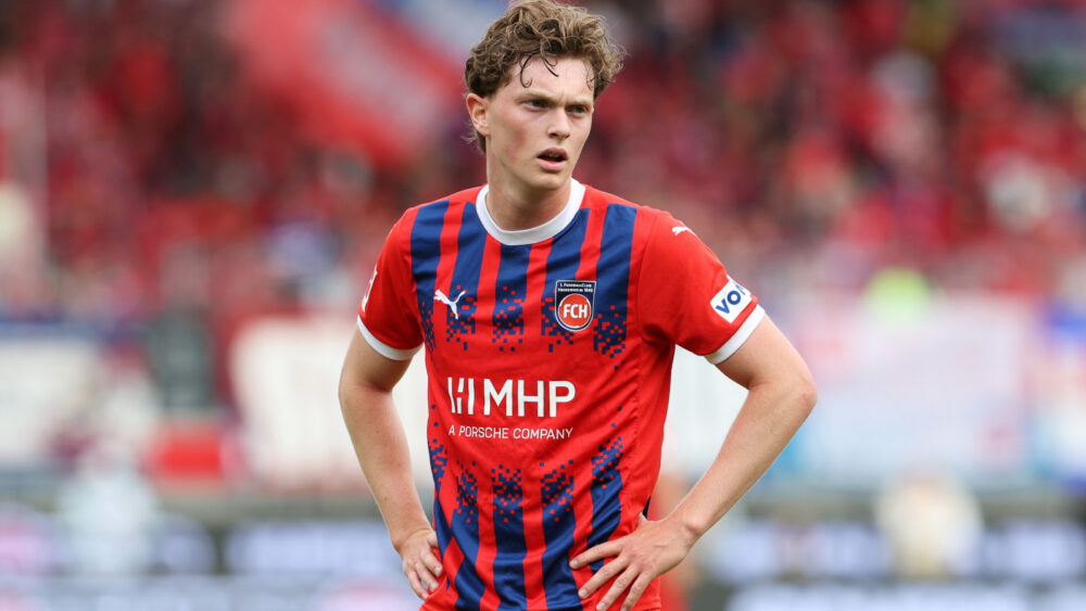 Paul Wanner noch im Trikot des FC Heidenheim, das des FC Bayern wird er nicht mehr tragen, er wechselt zur PSV Eindhoven.