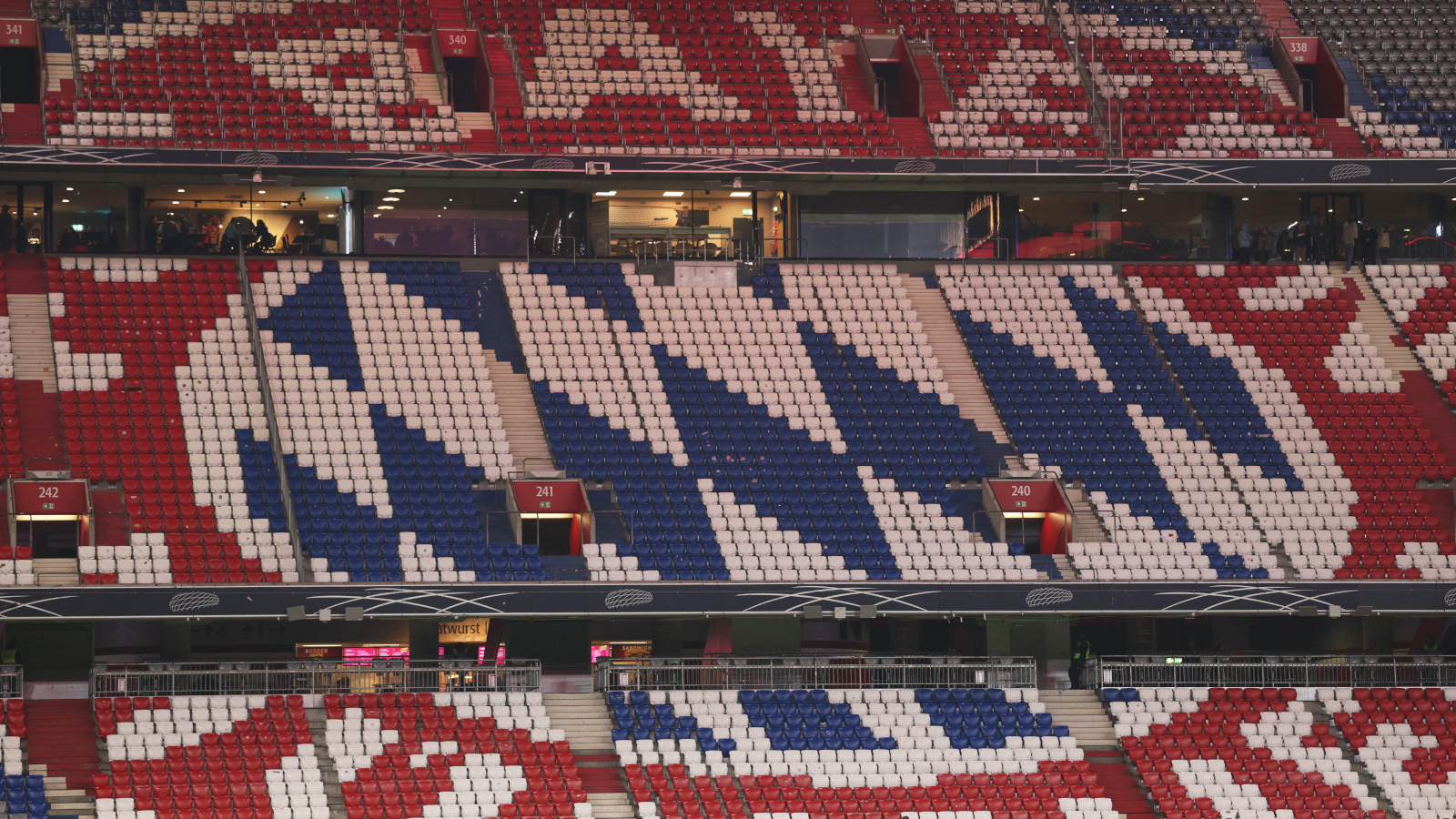 Eine leere Tribüne in der Allianz Arena des FC Bayern vor dem Duell der Frauen gegen den FC Arsenal.