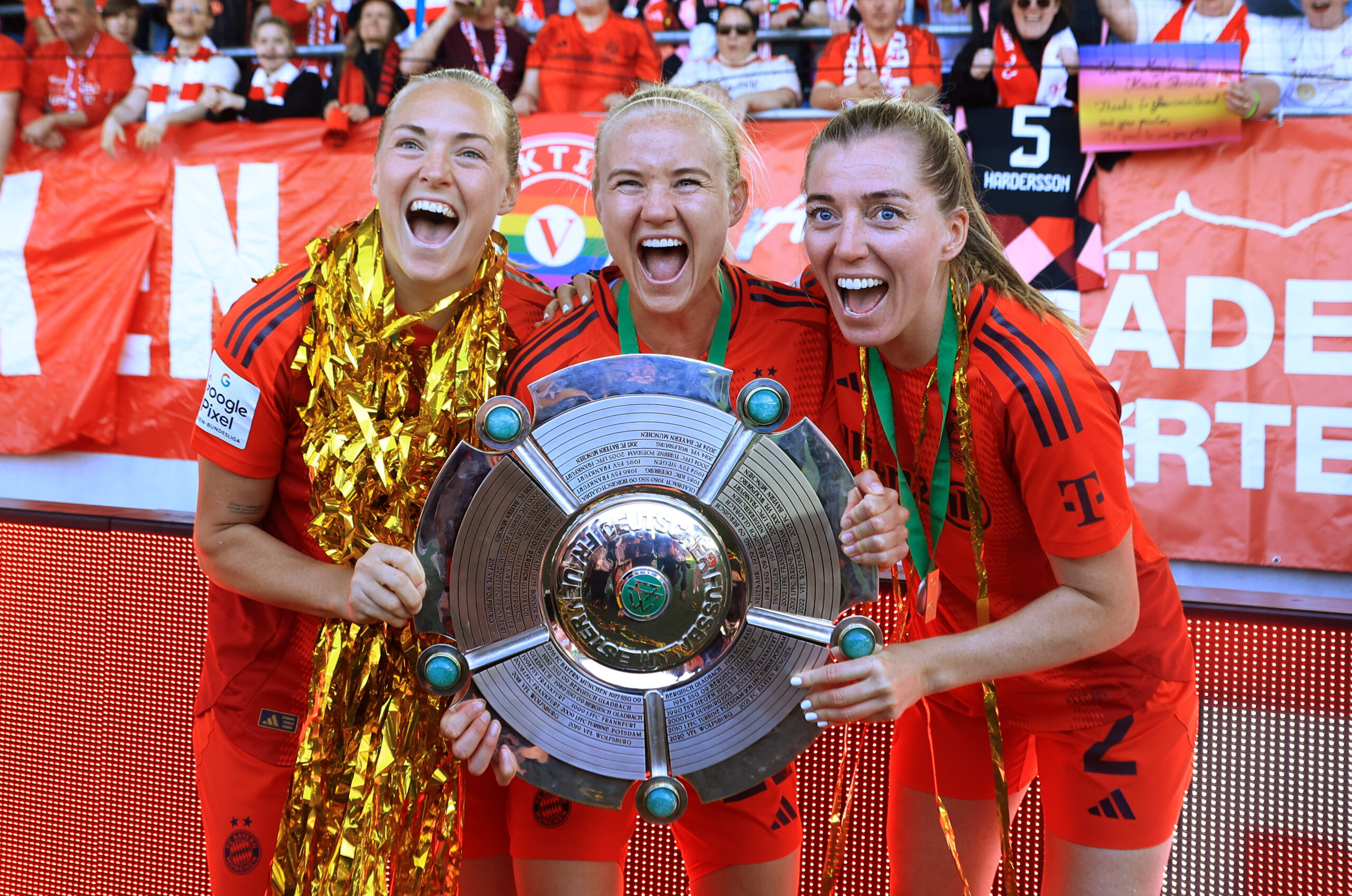 Die Frauen des FC Bayern haben unter anderem die Meisterschaft gewonnen.