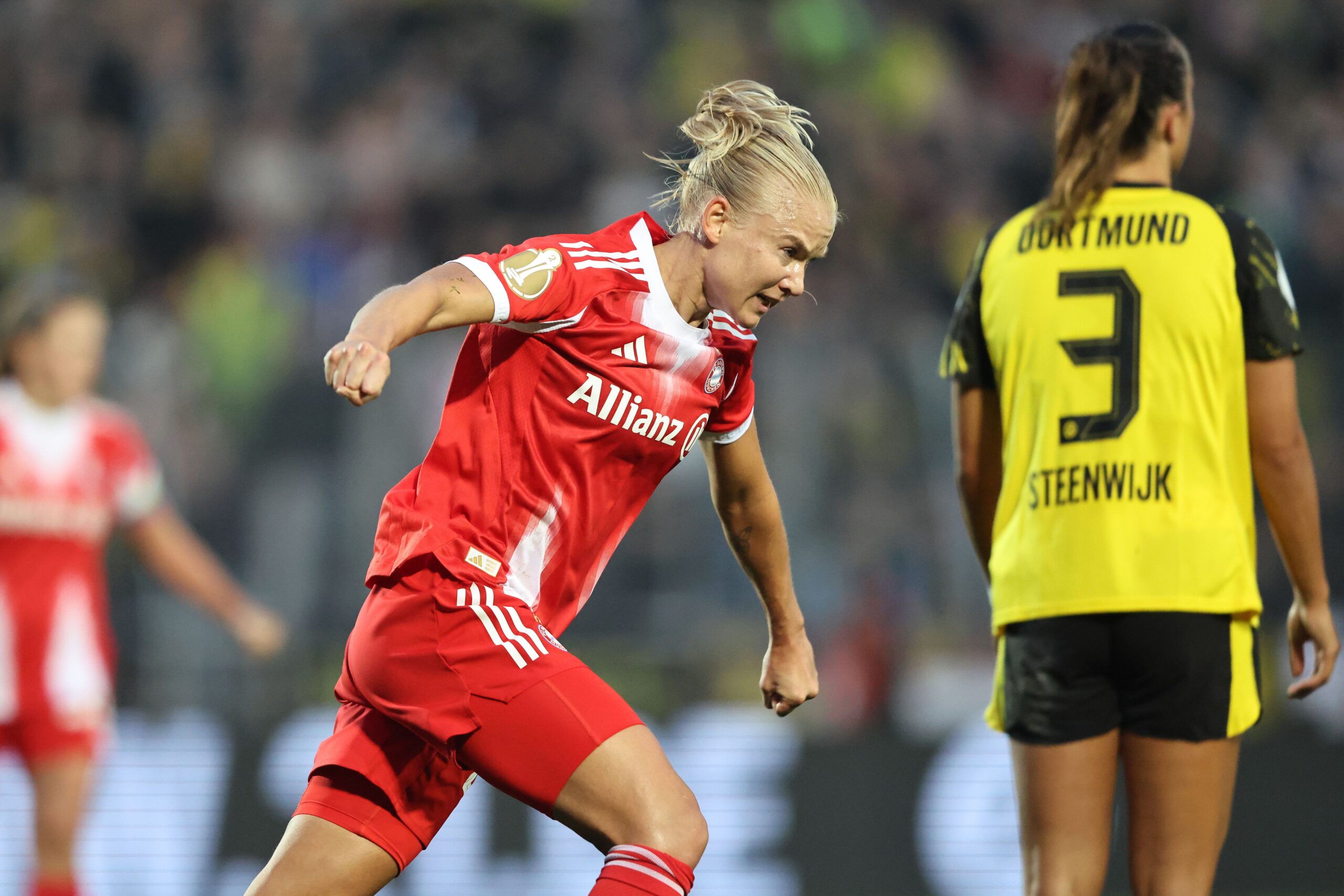 Pernille Harder hat den BVB geknackt und jubelt doppelt für den FC Bayern München.