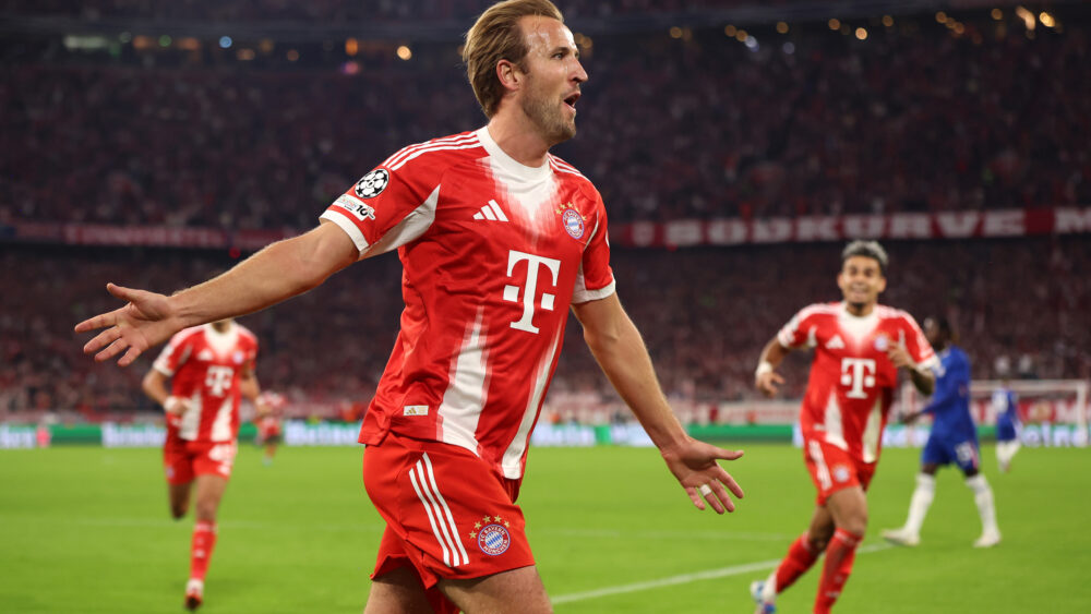 Harry Kane jubelt für den FC Bayern gegen den FC Chelsea in der Champions League.