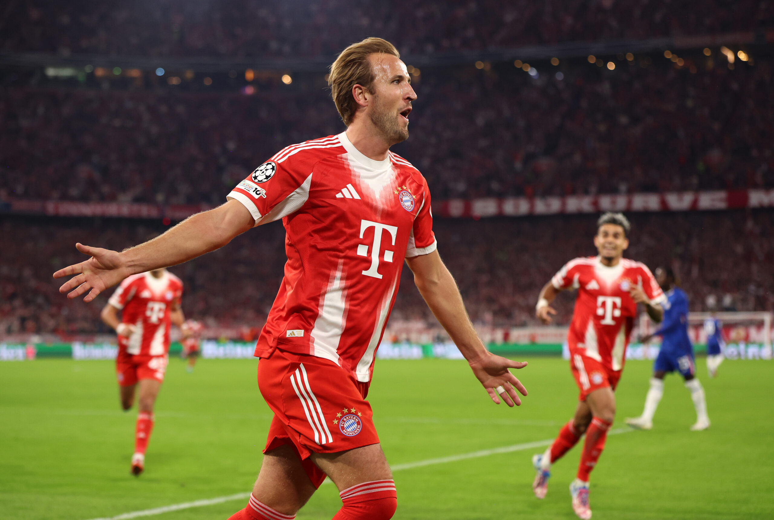Harry Kane jubelt für den FC Bayern gegen den FC Chelsea in der Champions League.