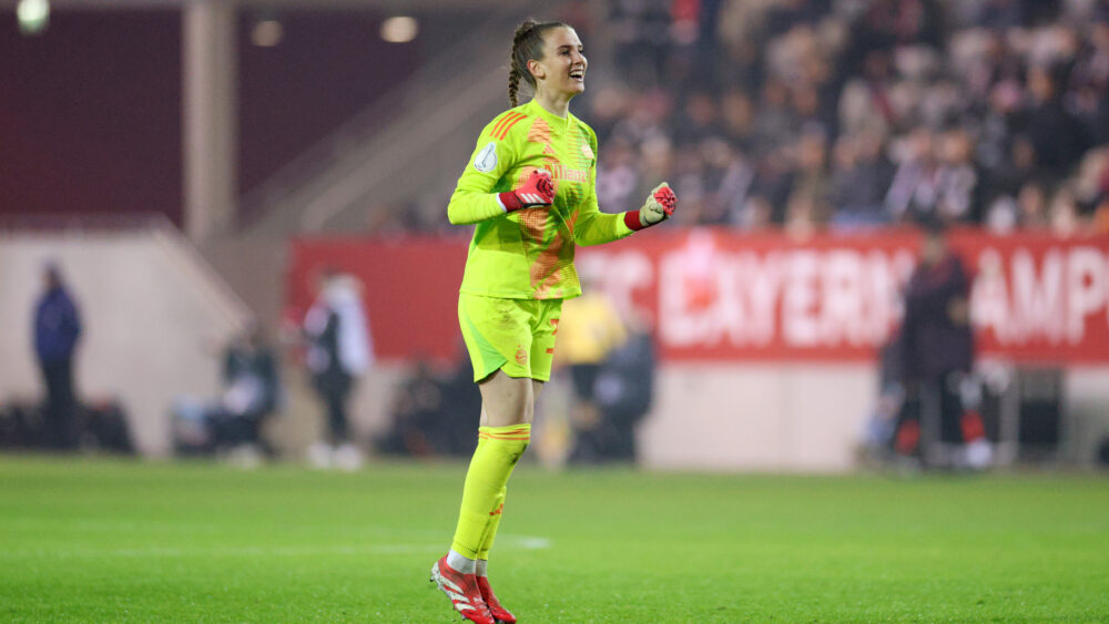 Die FC Bayern Frauen haben das Spitzenspiel gegen den SC Freiburg gewonnen