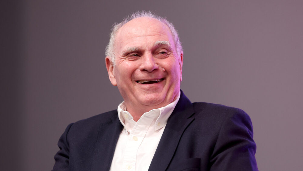 Uli Hoeneß vom FC Bayern München lacht
