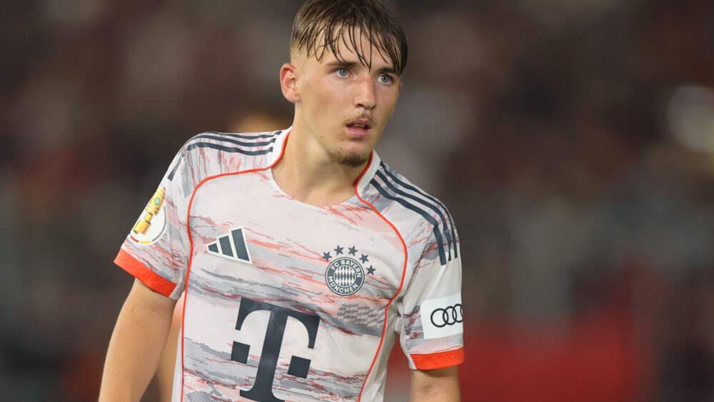 Lennart Karl im Trikot des FC Bayern