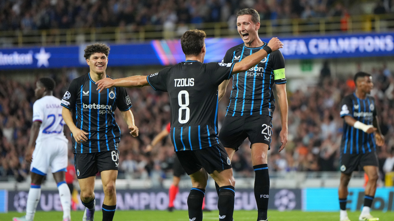 Die Spieler von Club Brügge jubeln in der Champions League. Als nächstes treffen sie auf den FC Bayern.