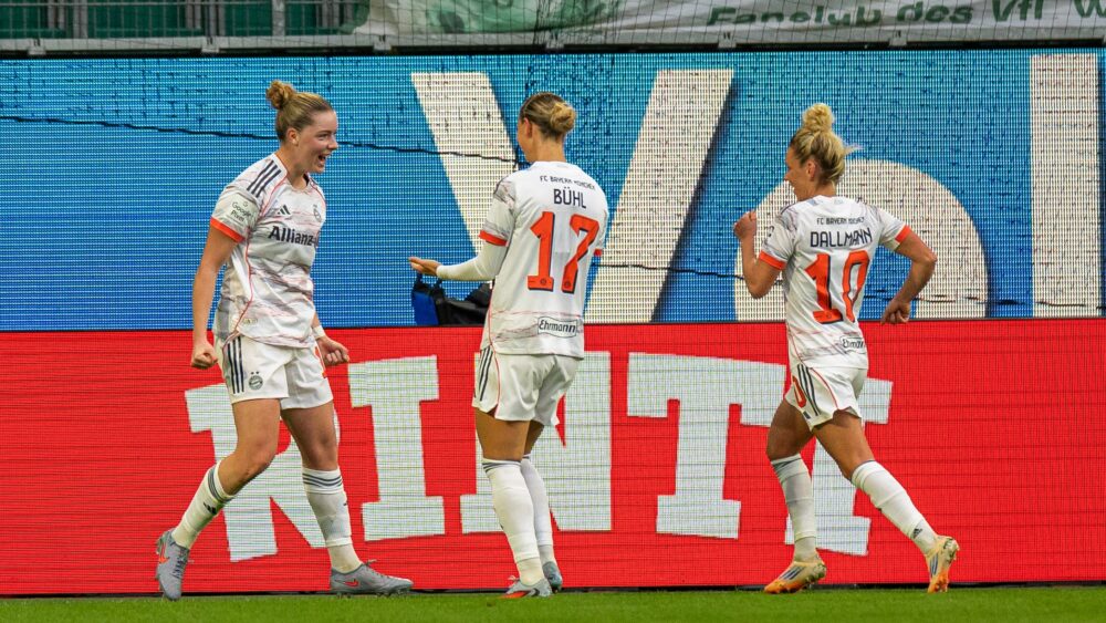 Die FC Bayern Frauen gewinnen das Spitzenspiel in Wolfsburg