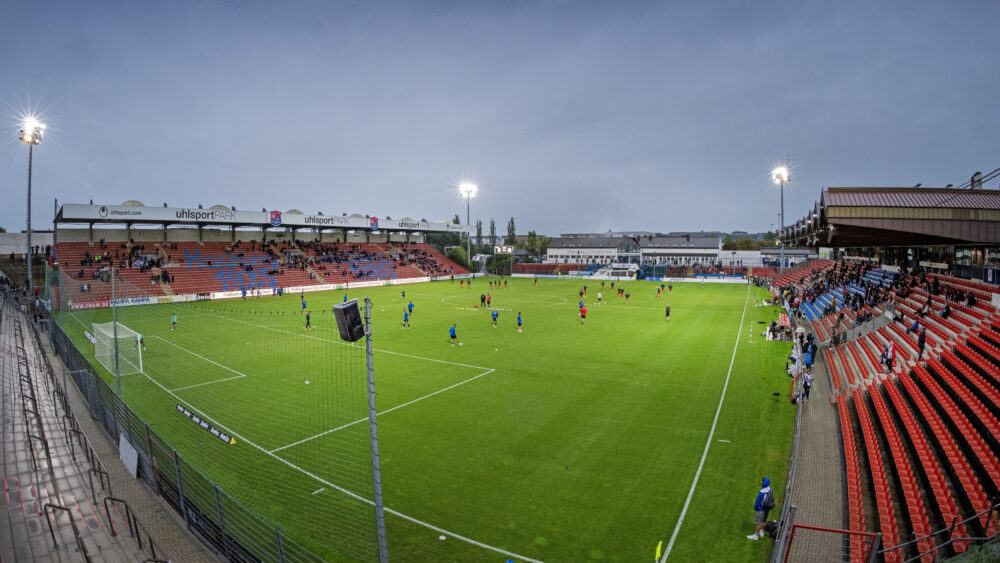 Der Sportpark in Unterhaching im Panorama. Ist das bald die Heimat der FC Bayern Frauen?