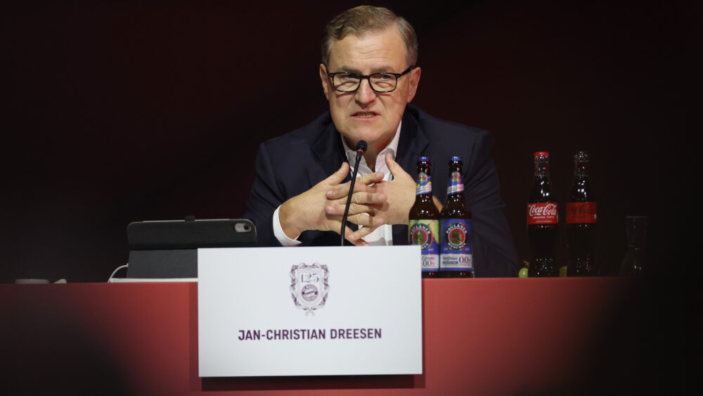 Jan-Christian Dreesen und der FC Bayern gründen den Frauen-Bundesliga FBL e.V. mit den 13 anderen Bundesligisten ohne DFB