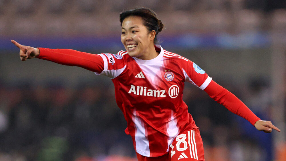 Momoko Tanikawa (FC Bayern Frauen) jubelt nach ihrem Treffer