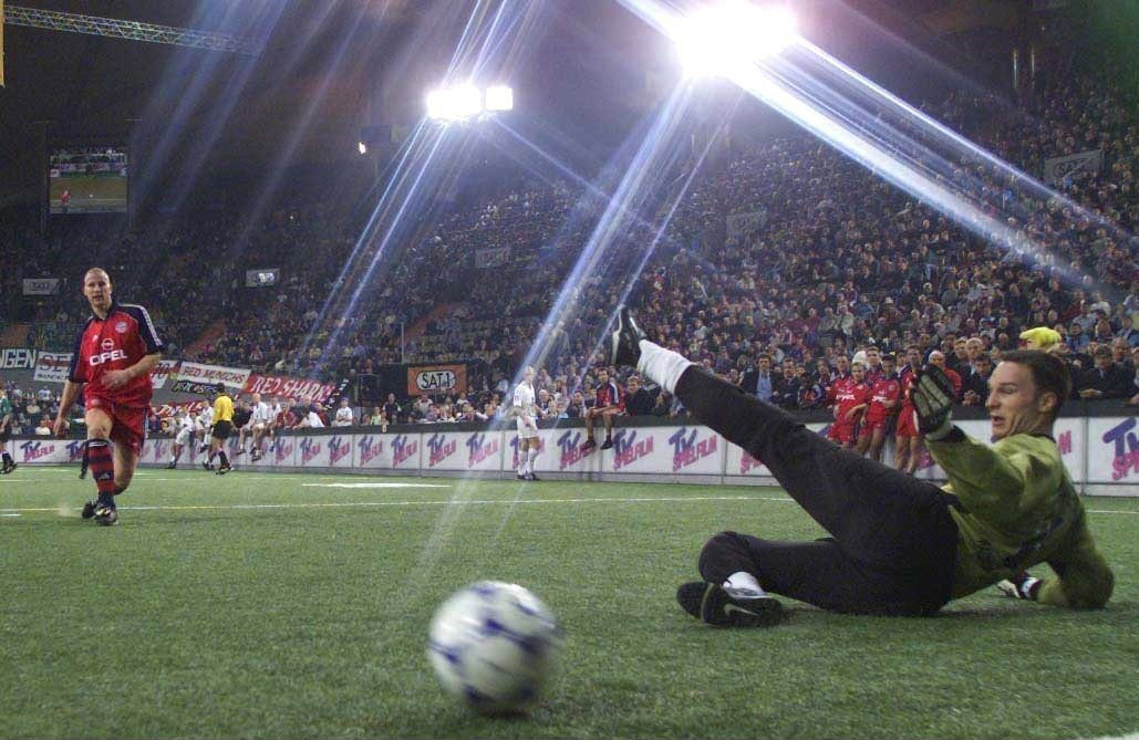 Der FC Bayern beim Hallenfußball - eine Zweckehe.