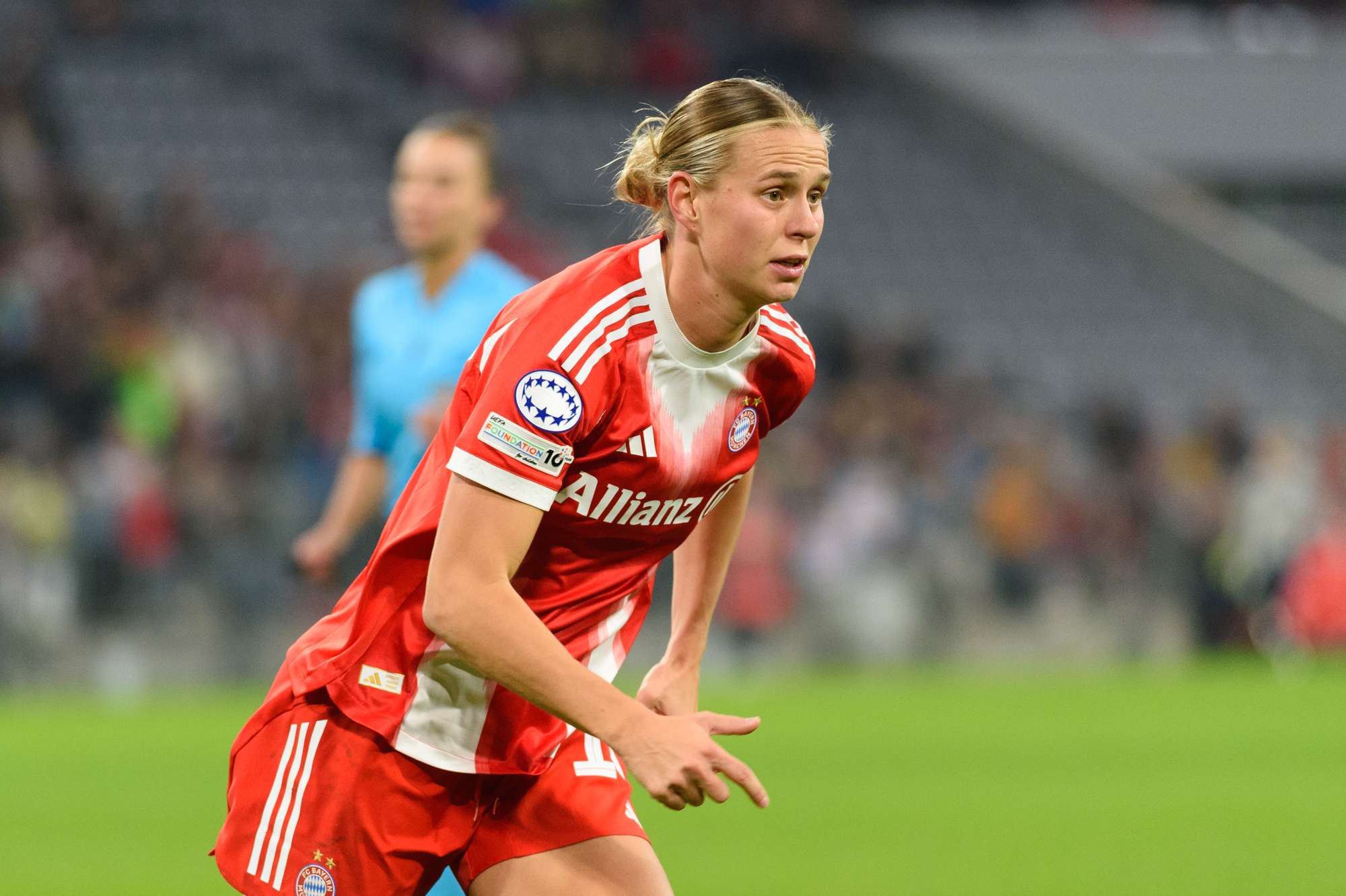 Klara Bühl im Trikot der FC Bayern Frauen