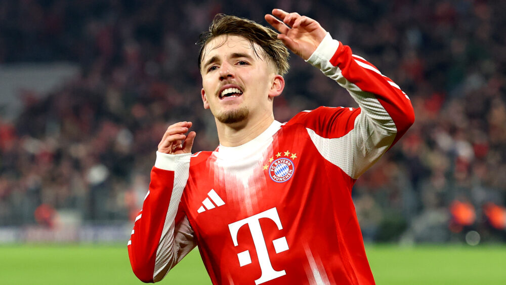 Lennart Karl jubelt im Trikot des FC Bayern. bald auch beim DFB-Team?