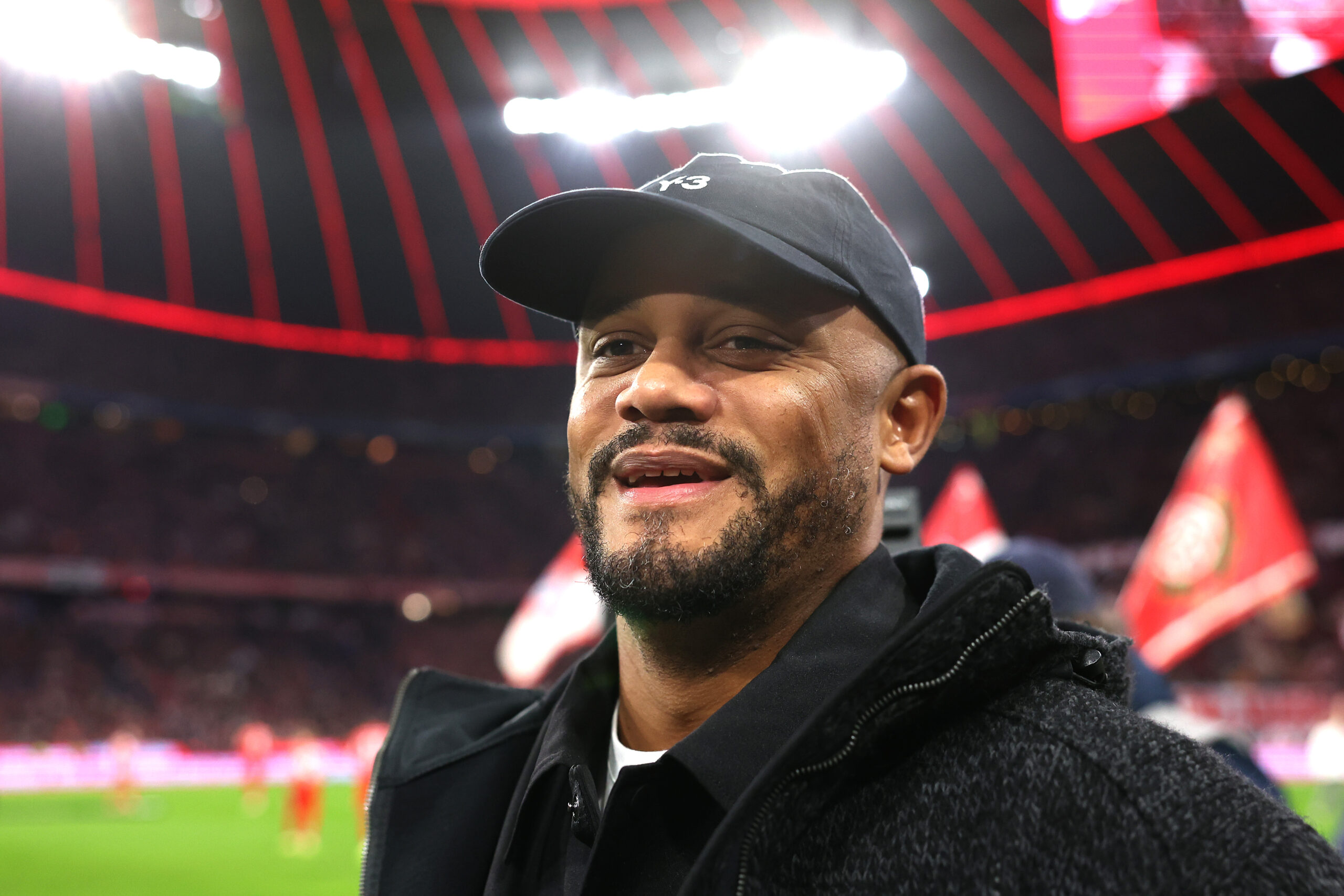Vincent Kompany (FC Bayern) lächelt.