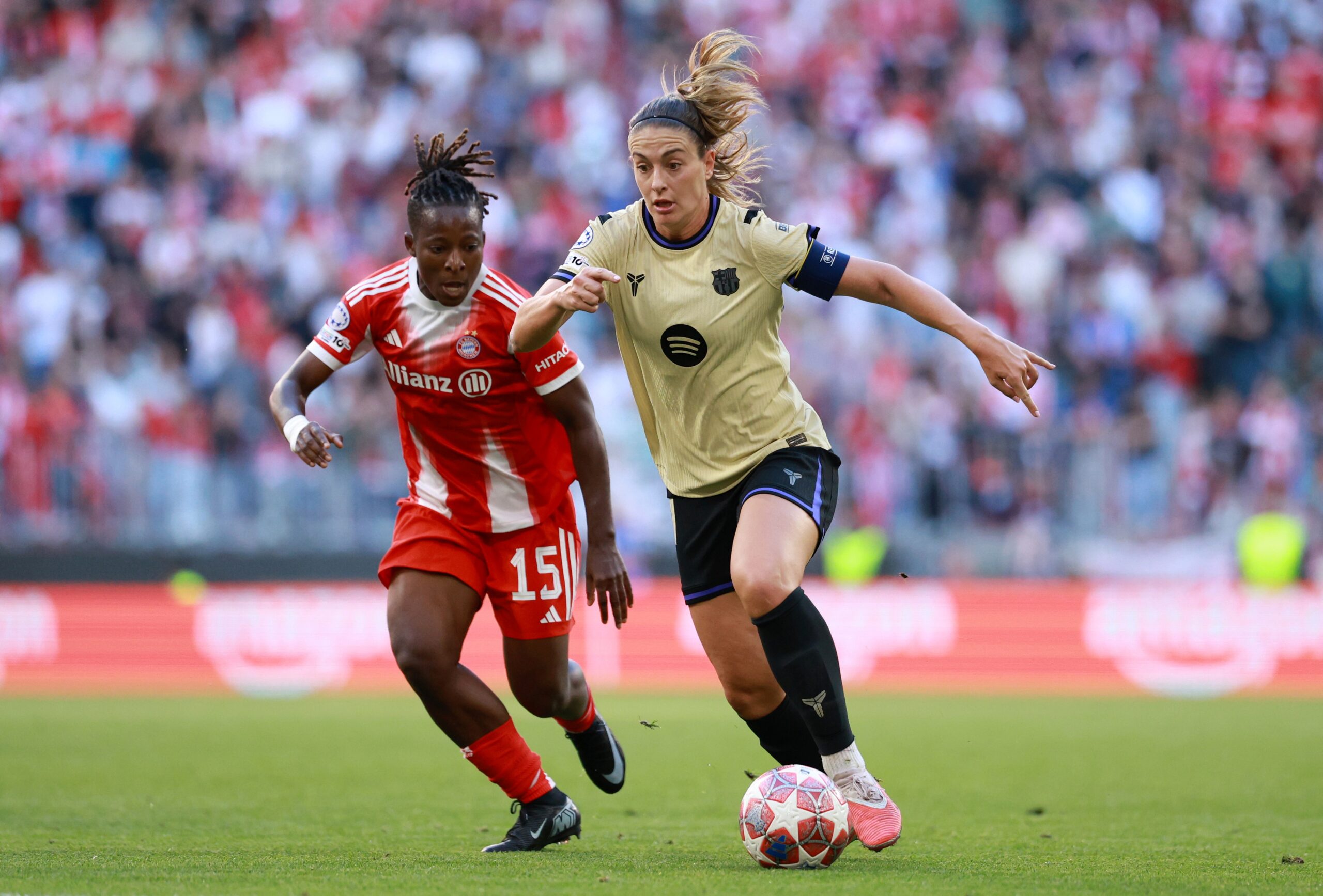 Die FC Bayern Frauen erkämpfen sich ein Remis gegen den FC Barcelona