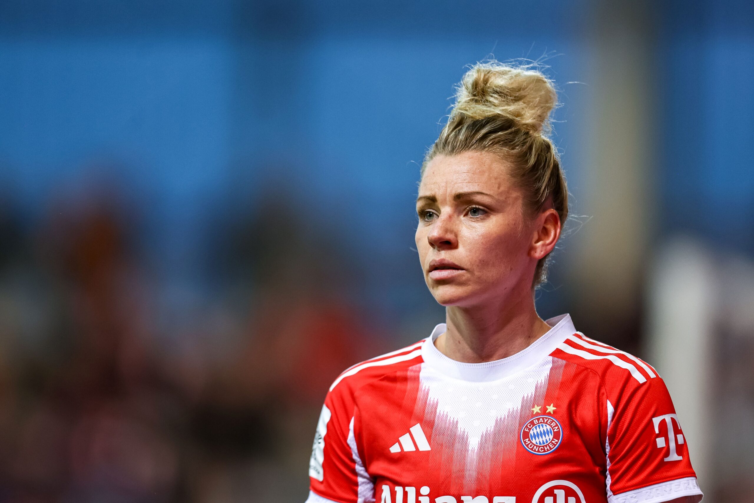 Linda Dallmann und den FC Bayern Frauen droht im Saisonfinale ein Termin-Chaos