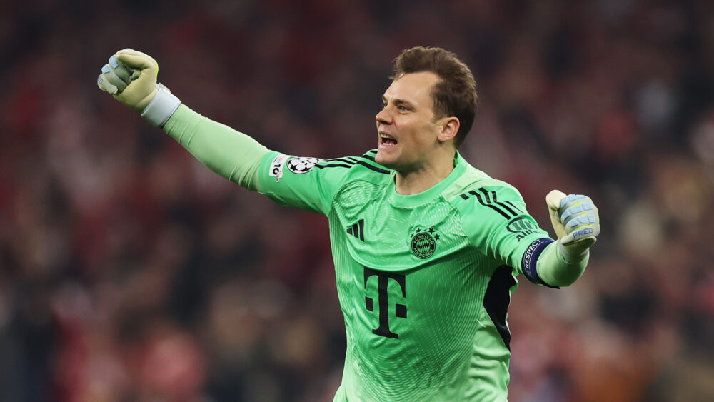 Manuel Neuer jubelt für den FC Bayern.