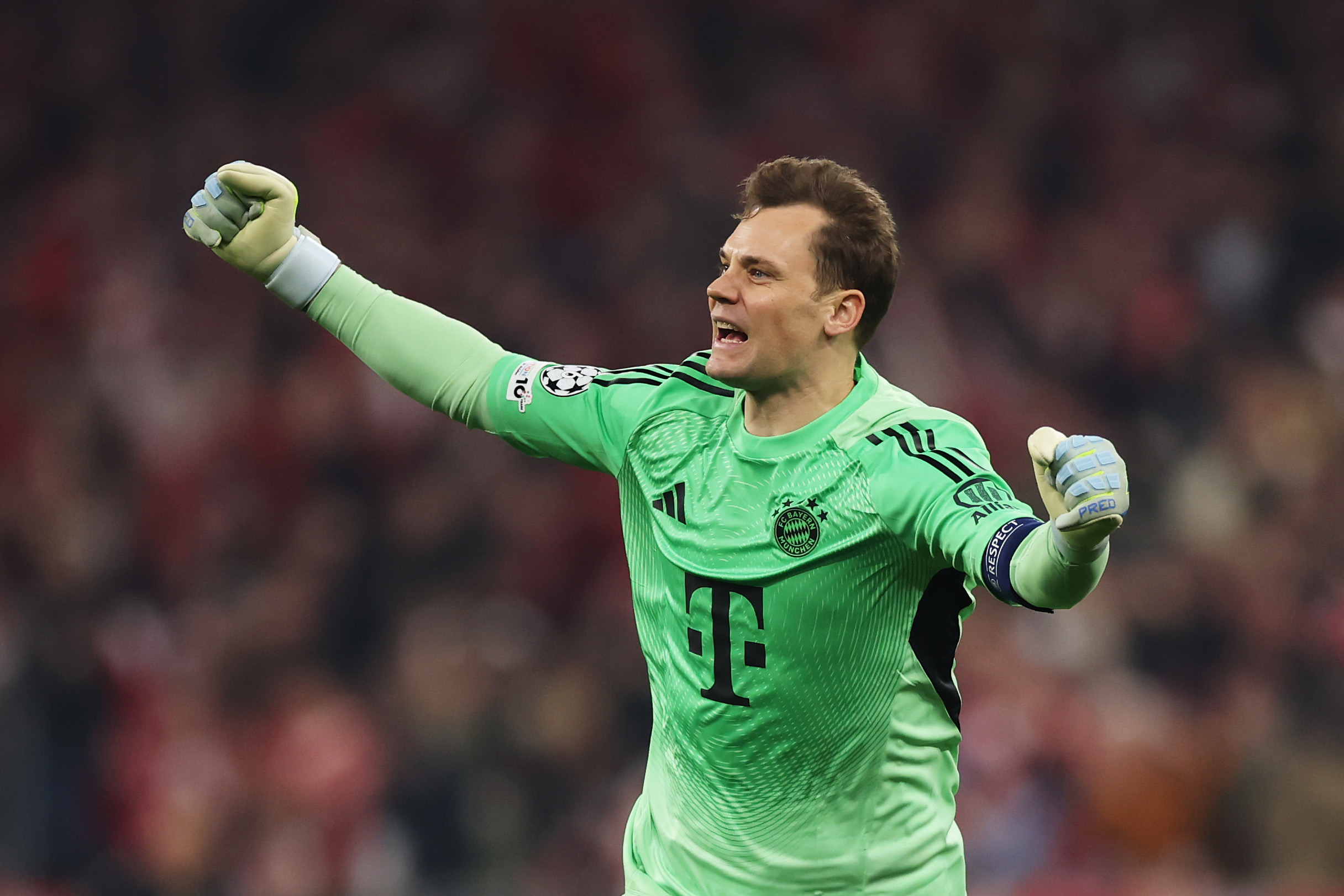 Manuel Neuer jubelt für den FC Bayern.