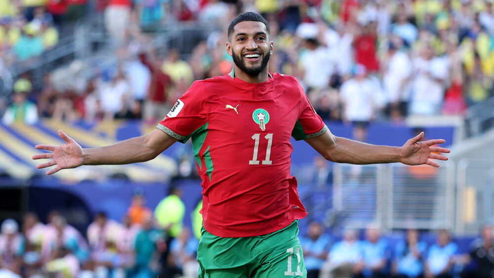 Ismael Saibari wird mit dem FC Bayern in Verbindung gebracht. Hier jubelt er bei der WM 2026 für Marokko gegen Brasilien.