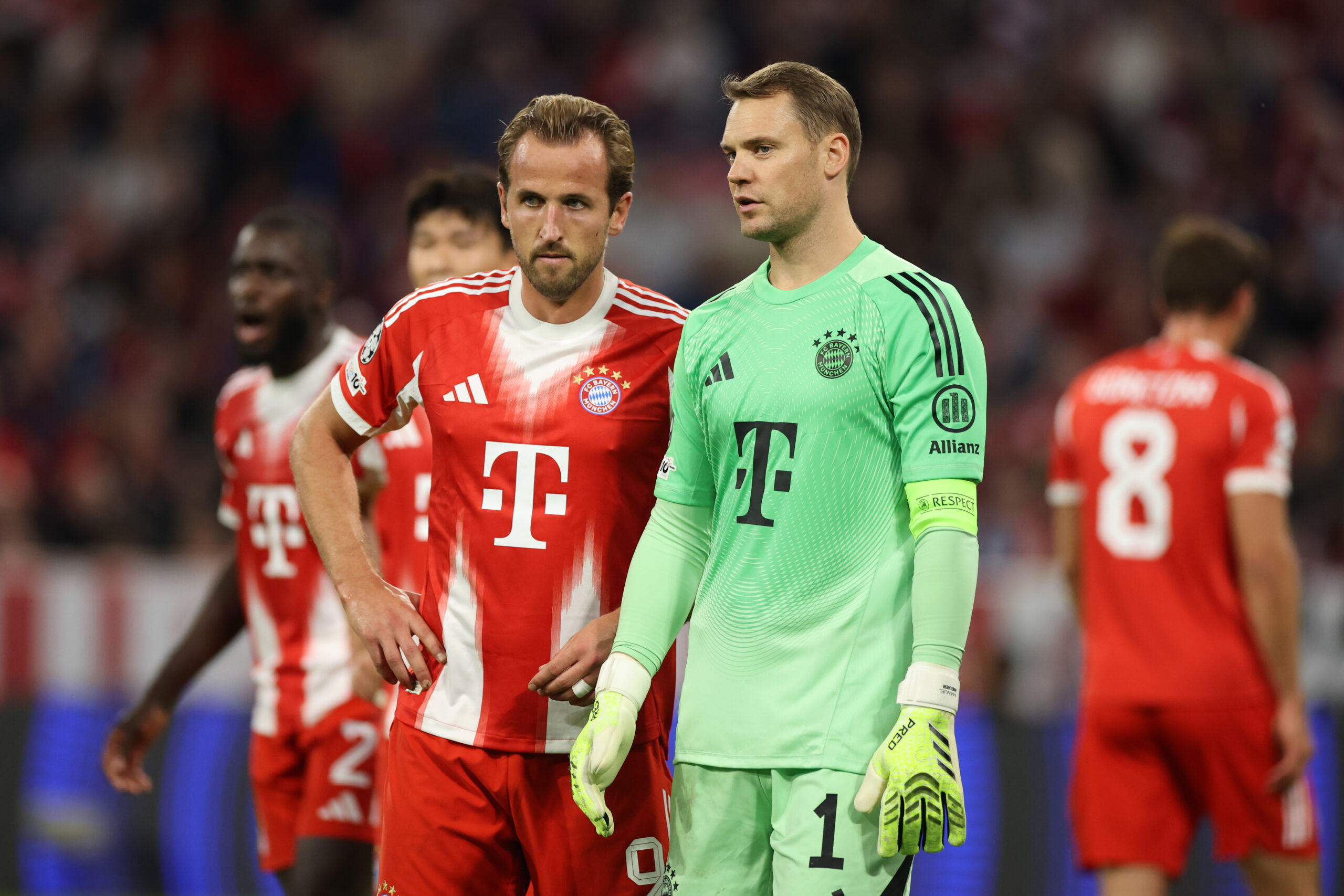Harry Kane und Manuel Neuer jagen bei der WM 2026 Rekorde. Hier sind sie im Trikot des FC Bayern zu sehen.