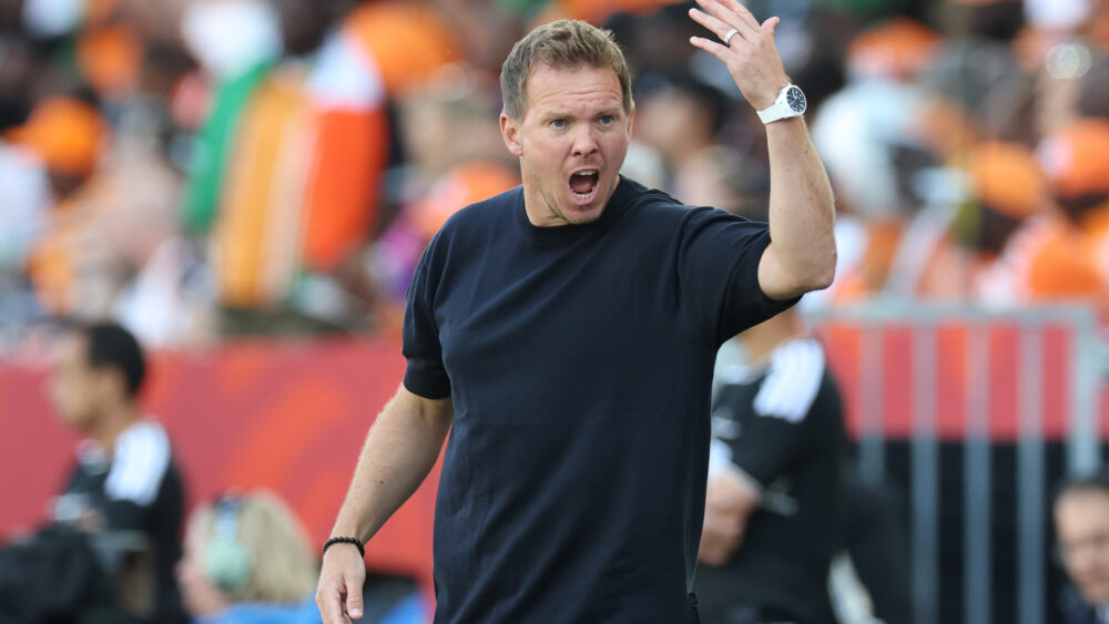 Julian Nagelsmann (DFB-Team, Deutschland) mit purer Emotion bei der WM 2026. Er hebt die Hand und schreit.