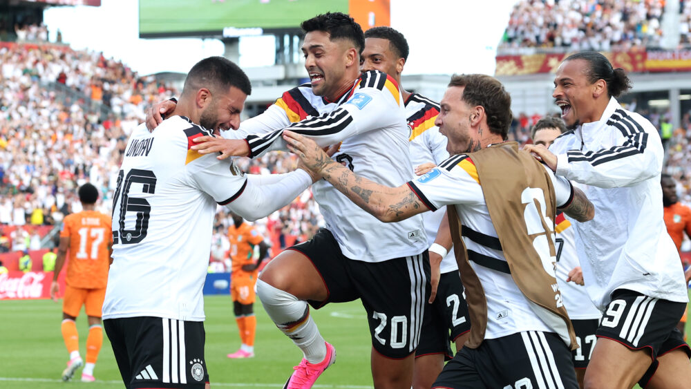 Die deutsche Nationalmannschaft (DFB-Team) jubelt gemeinsam über ein Tor bei der WM 2026 gegen die Elfenbeinküste.