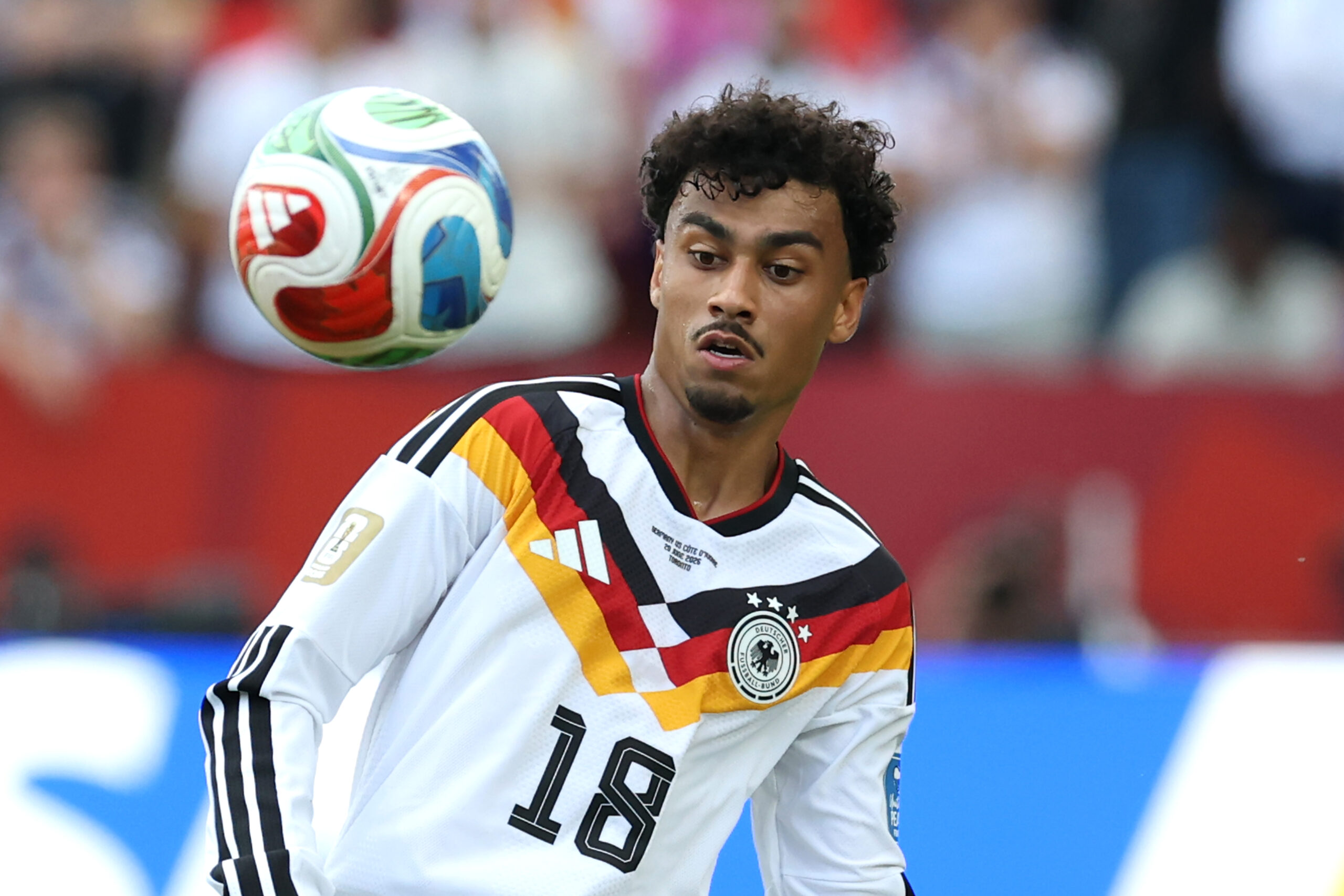 Nathaniel Brown (bald FC Bayern) hier im DFB-Trikot zu sehen.