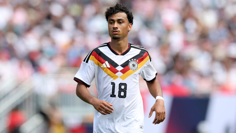 Nathaniel Brown wechselt zum FC Bayern. Hier ist er im Trikot des DFB-Teams zu sehen