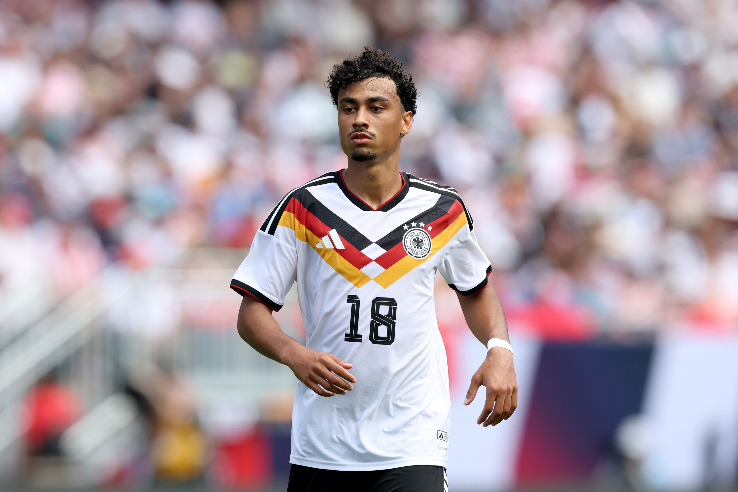 Nathaniel Brown wechselt zum FC Bayern. Hier ist er im Trikot des DFB-Teams zu sehen