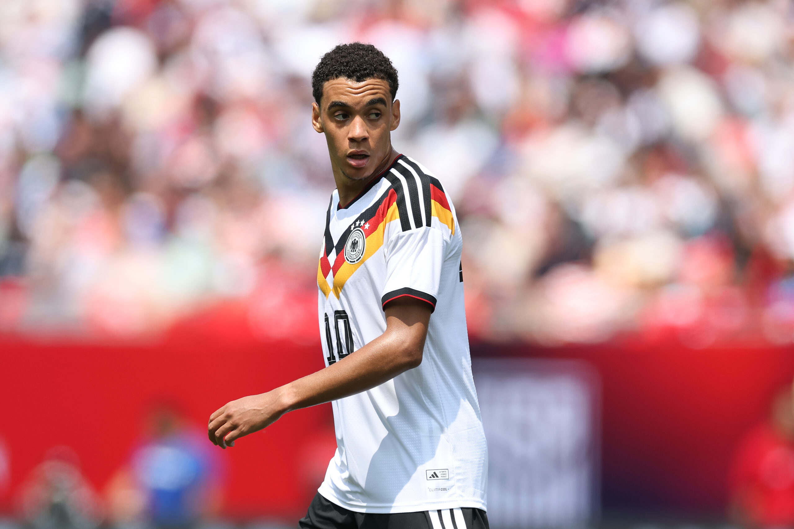 Jamal Musiala (FC Bayern) im Trikot des DFB-Teams.