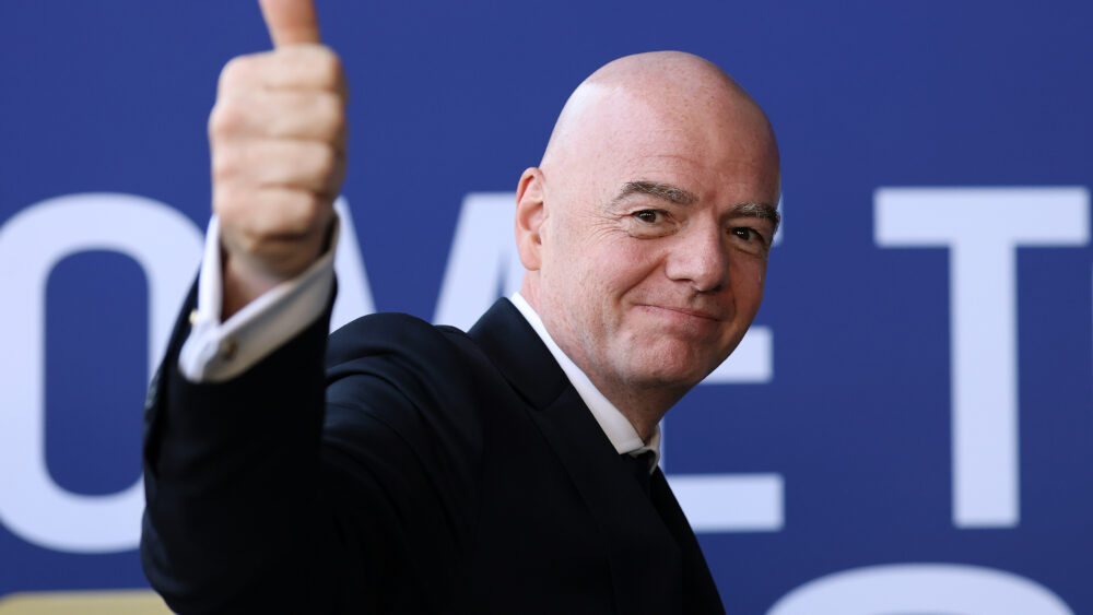 Gianni Infantino (FIFA) verärgert den FC Bayern und die Fußballwelt