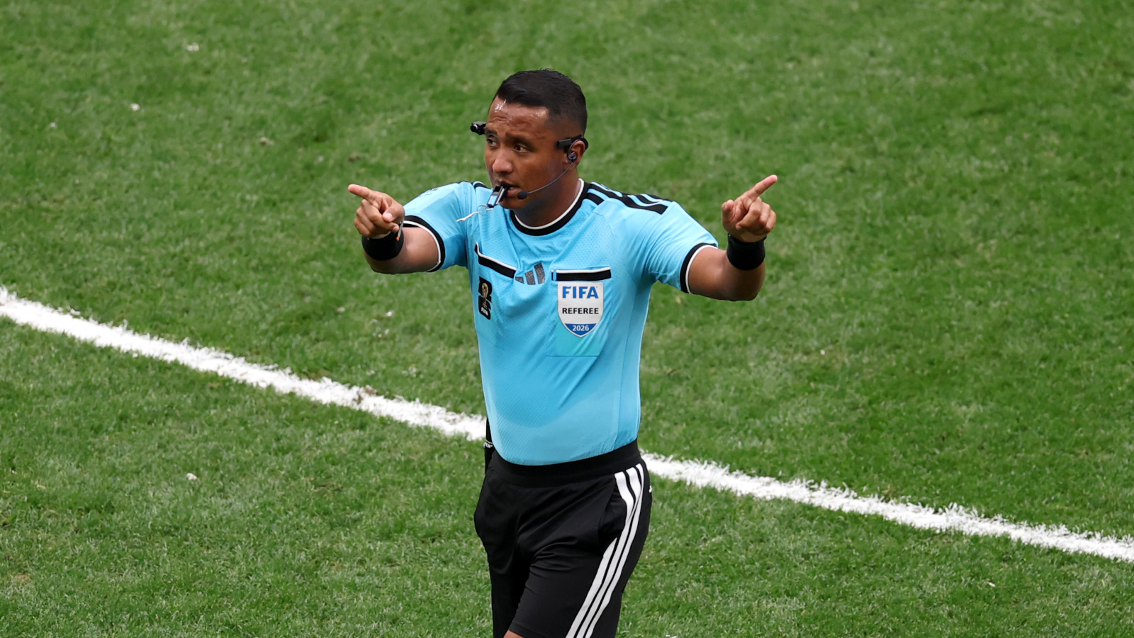 Schiedsrichter Ivan Barton bei der WM 2026.