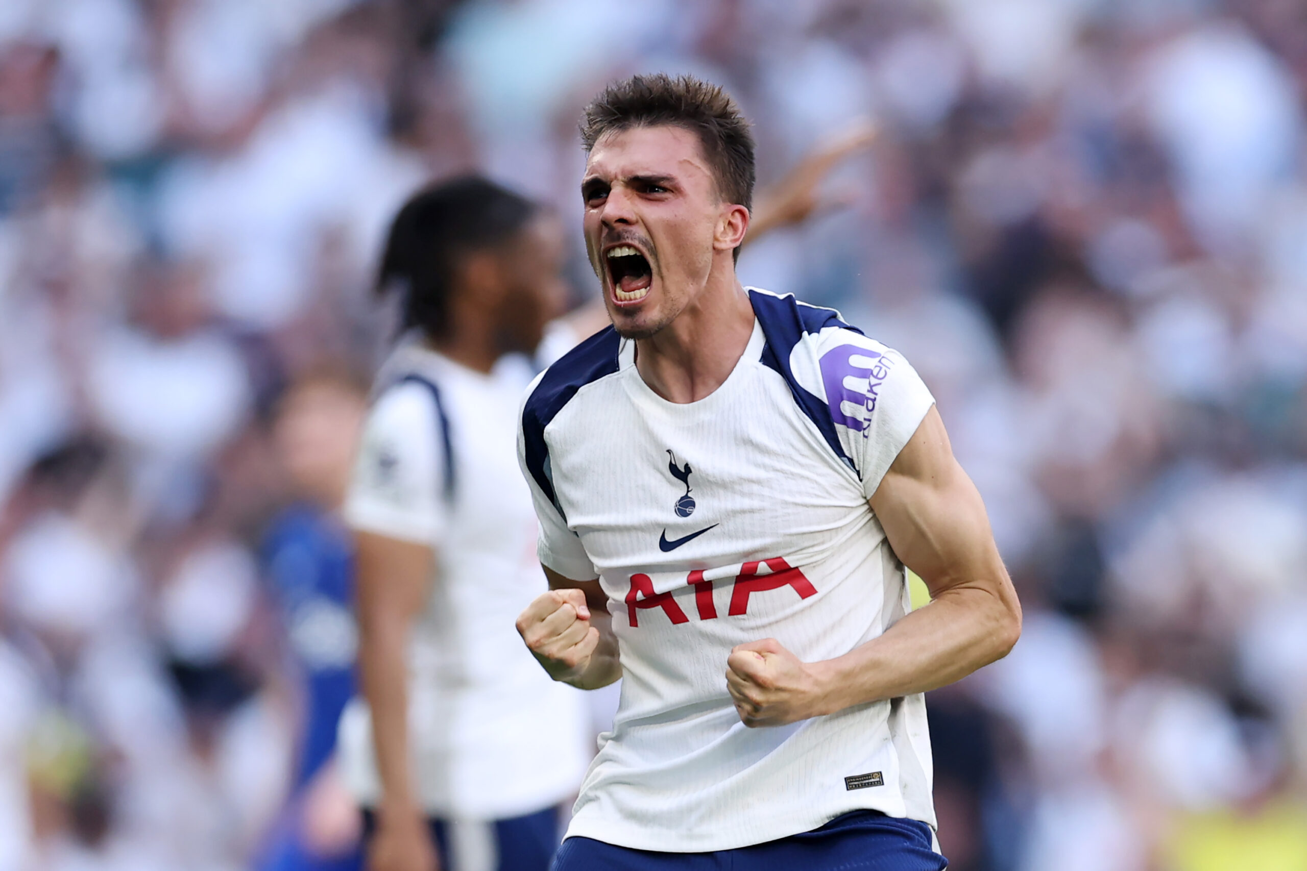 João Palhinha (Tottenham, FC Bayern) jubelt und schreit.